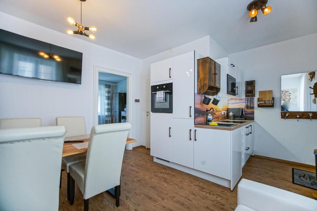 Auszeit Steiraland 7 Mit Ueberdachten Balkon Und Parkplatz Leoben  Bagian luar foto